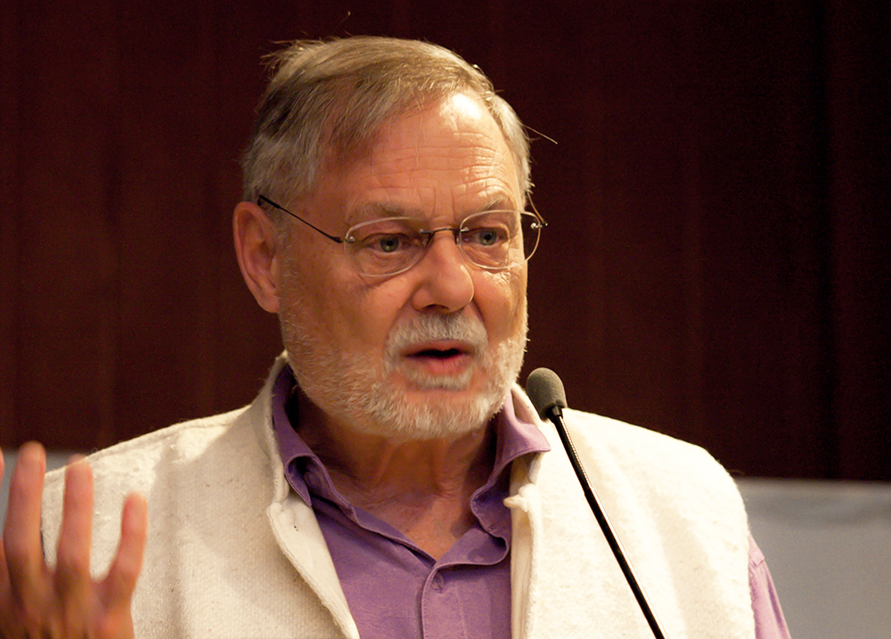 Duane_Elgin123.jpg Duane_Elgin123.jpg